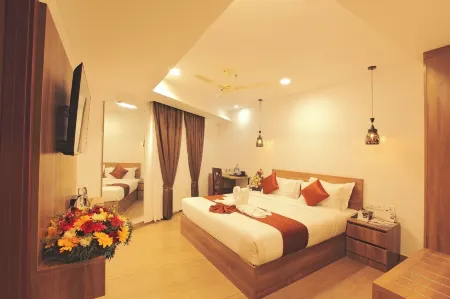 Hotel Diamond Fort Отели рядом с достопримечательностью «SAMBRANIKODI ISLAND TOURISM (സാംബ്രാണിക്കോടി ഐലൻഡ് ടൂറിസം)»