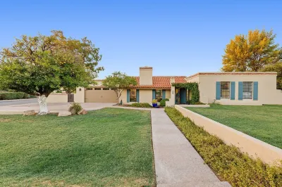 Free Heated Pool ~ Hot Tub ~ Basement Game Room ~ Large Backyard Hotels in der Nähe von Mesa Convention Center