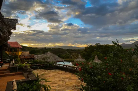 Hacienda Puerta del Cielo Eco Lodge & Spa Отели в г. Ла Консепсьон