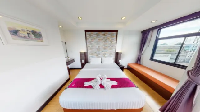 โรงแรมซีรีน เรสซิเด้นซ์ โรงแรมใกล้ถ. ปากประ