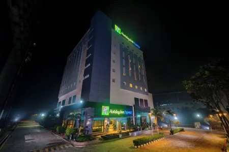 Holiday Inn Express Greater Noida Knowledge Park