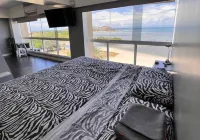 Seafrontapartment-sleeps4-pool-parking-garden - 3 estrellas