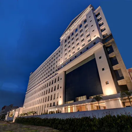 Hotel TIP Top International Pune Отели рядом с достопримечательностью «Стадион «Балевади»»
