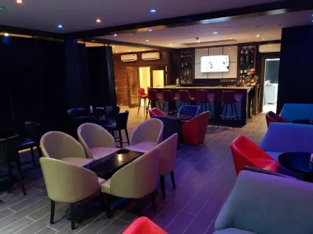 Rich Bridge Hotel