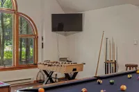 Tranquil Waterside by Avantstay Lakefront + Dock, Game Room, Views