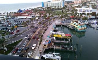 Tropical Sky Ranch Motel