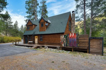 Riversong Lodge by Avantstay Sauna + Hot Tub On The Truckee River