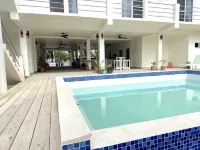 Ashton Court Belize - Pools