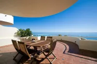 Immaculate 3-bed Penthouse- Stunning Views - 3-Star