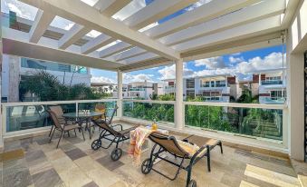 Gorgeous 1 Br PH Apartment w Jacuzzi