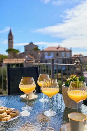 Apartment 2Home Отели в г. Чилипи