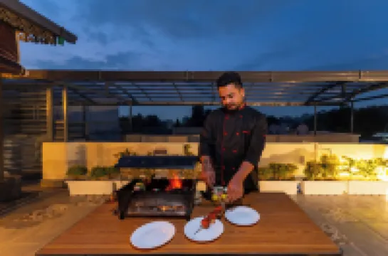 オーロ ブリス - アン オピュレント 3ベッドルーム ペントハウス イン デヘラドゥン のホテル