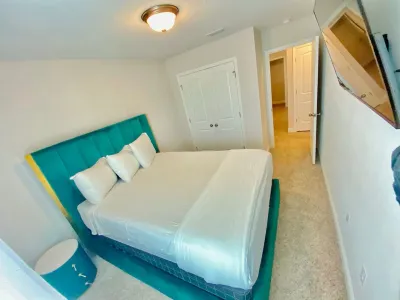 Posh 2BR/2BA King Bed! Free Parking! 30 Min to NYC