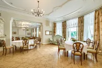 Pałac Zdunowo Hotels in Nowy Dwor Mazowiecki