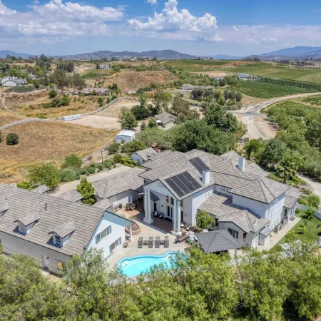 Grand Contento by AvantStay Extraordinary Estate w Pool Hot Tub Movie Room