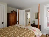 Quintessential Vermont  Farmhouse With Hot Tub, Fabulous Location & Views