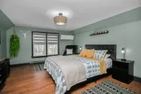 Secluded Retreat, Hot Tub, Fire Pit, Wildlife Views, Near New Buffalo Beach!