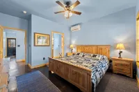 Cozy 3-bedroom cabin in Dahlonega with a vibrant Game Room!