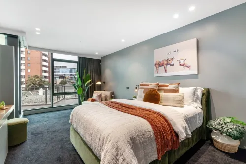 LUXURY LIVING - ICONIC ST KILDA BEACH LOCATION ONE MONTH SHORT STAYS Hotels in St Kilda