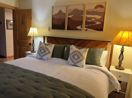 Jackson Hole condo in the Aspens. A retreat close to Nat. Parks & JHMR, King Bed Отели в г. Уилсон