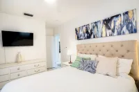 Tropical Retreat. Stunning Home in North Miami Beach.