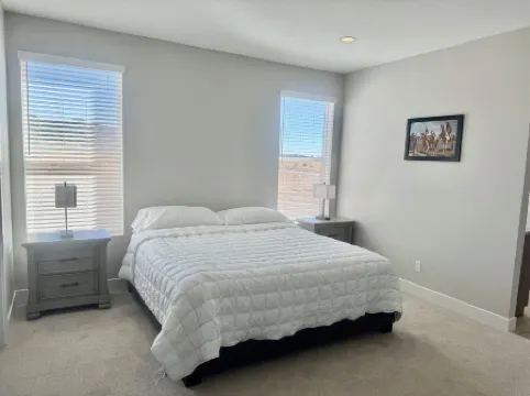 Charming Moonstone Lodge   in beautiful Bicknell with AC, WiFi