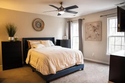 Charming 3-bedroom townhome with WiFi in delightful Richmond Hotels near University of Richmond