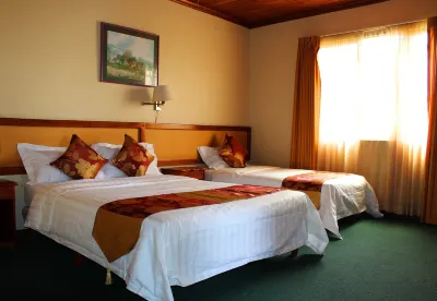 Soluxe El Sesteo Hotels near la rotonda Park