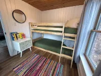 Lakefront Cabin - Hot Tub, Kayaks, Canoe, Pedal Boat, Fishing Dock- Pet Friendly - Hytter