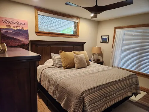 Vista Views of the Smoky Mountains and Close to Bryson City!