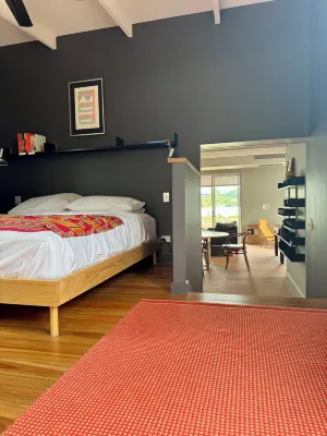 Renovated 50's beach house nestled between the Tweed river and Dreamtime beach. Hotels near Coolangatta & Tweed Heads Golf Club