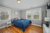 NEW 3BR Salem Townhouse Minutes to downtown