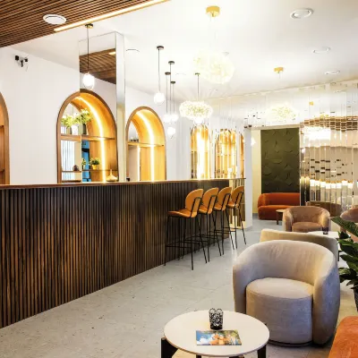 Vayalen Boutique Hotel Các khách sạn gần Đồng hồ Anker