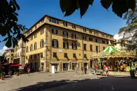Grand Universe La Residenza Hotels in Province of Lucca