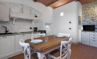 Il Borgo Apartment Pool, Wifi in Monteriggioni