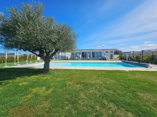 Luxury Pool Suites - Città Bianca