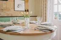 Hicks House - Beautiful Cottage in Leysbourne! Hotels in Chipping Campden