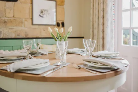 Hicks House - Beautiful Cottage in Leysbourne!