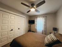 Renovated Ranch: 3BDRM 2BATH with King Bed, En-Suite, Sleeps 6, Hot Tub & more!