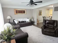 Charming 2-Bedroom Apartment with AC, Wifi, Security Cameras at Entrances.