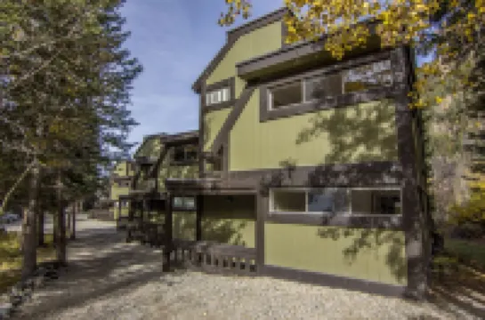 Taos Ski Valley 2 Bdrm/Sleeps 6/Directly Next Door To The Children's Ski School