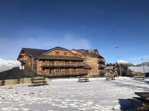 Apartment La Joue du Loup 4 people at the foot of the slopes Hotel a Saint-etienne-en-Devoluy