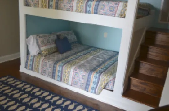 Cozy Cabin,Sandy Beach,Fantastic Dock W/ 50' TV & Boat Launch