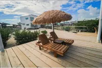 Cozy 1st Floor Casita. On the river and close to town!