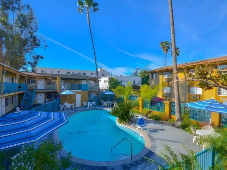 Hollywood City Inn Отели рядом с достопримечательностью «Museum of Death»