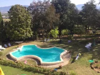Apartment with access to pool in the annex of an 18th-century villa