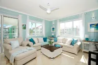 Playa Turquesa D-301 Premier Beachfront Ocean View 100mbps Wifi