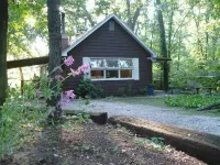 Walk to Lake Michigan Beach from Cottage in the Woods - *Seaside Fired Smores*