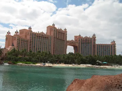 Sunrise Beach Resort #12- same beach as Atlantis! Villa Bella Vista-Safe Haven Hotels in 