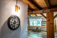 Serenity on Seven Acres - Luxurious Log Cabin